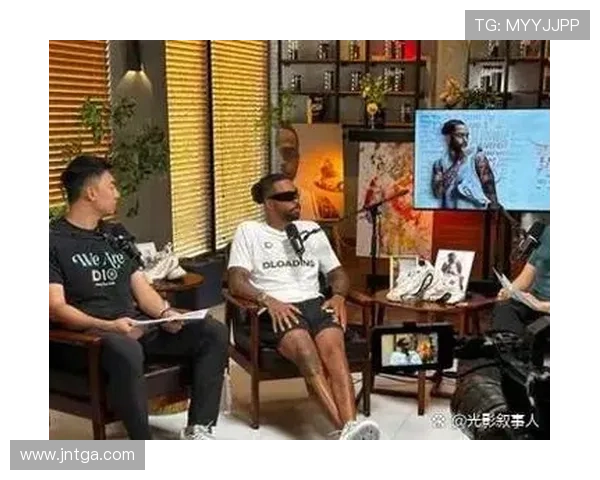 杨侃解读老詹打球缺乏科比美感原因 体重大又高成关键因素 杨侃解读老詹打球缺乏科比美感原因 体重大又高成关键因素